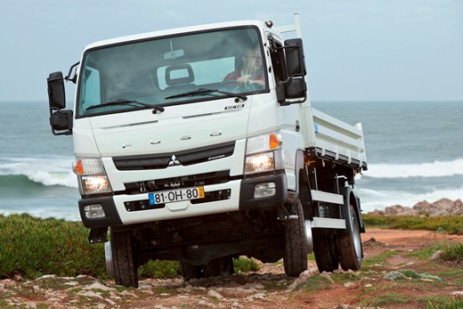 פוסו קאנטר 4X4